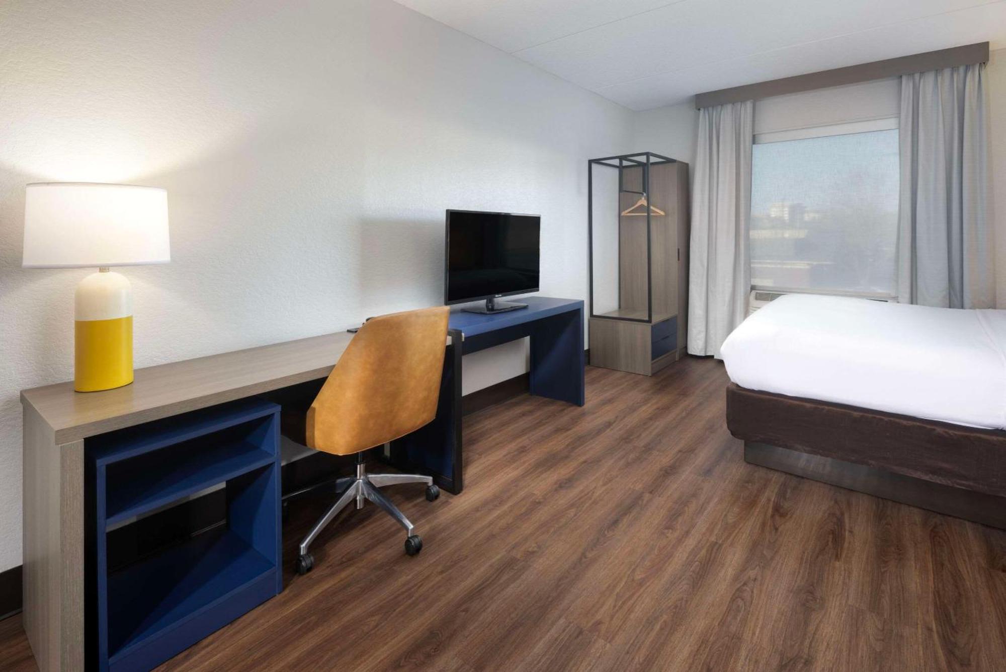 Comfort Suites Outlet Center Asheville Bagian luar foto