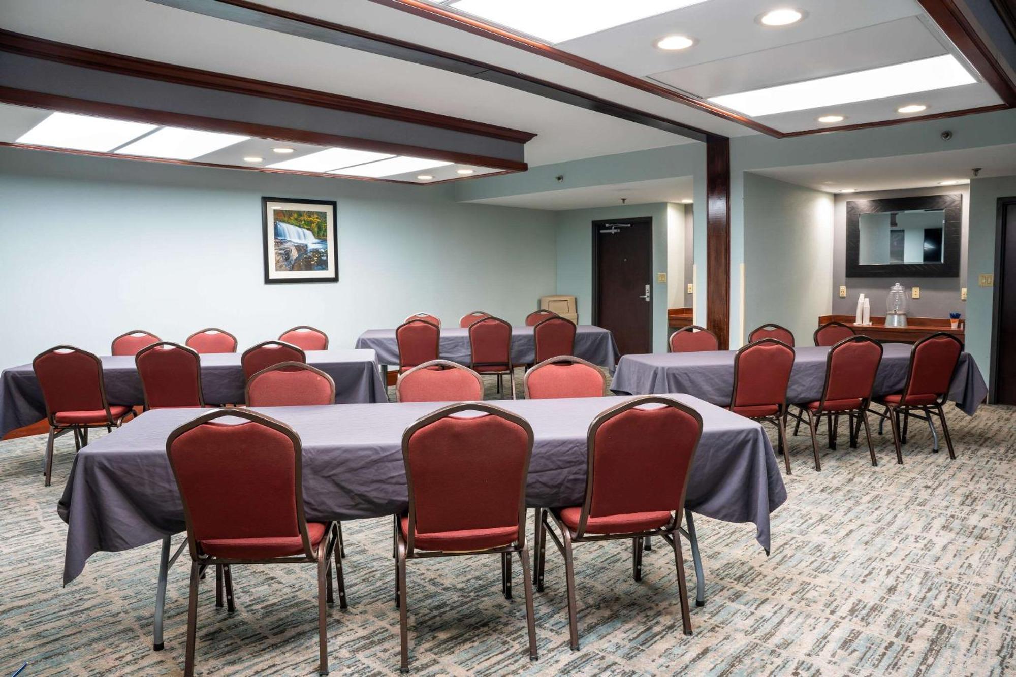 Comfort Suites Outlet Center Asheville Bagian luar foto