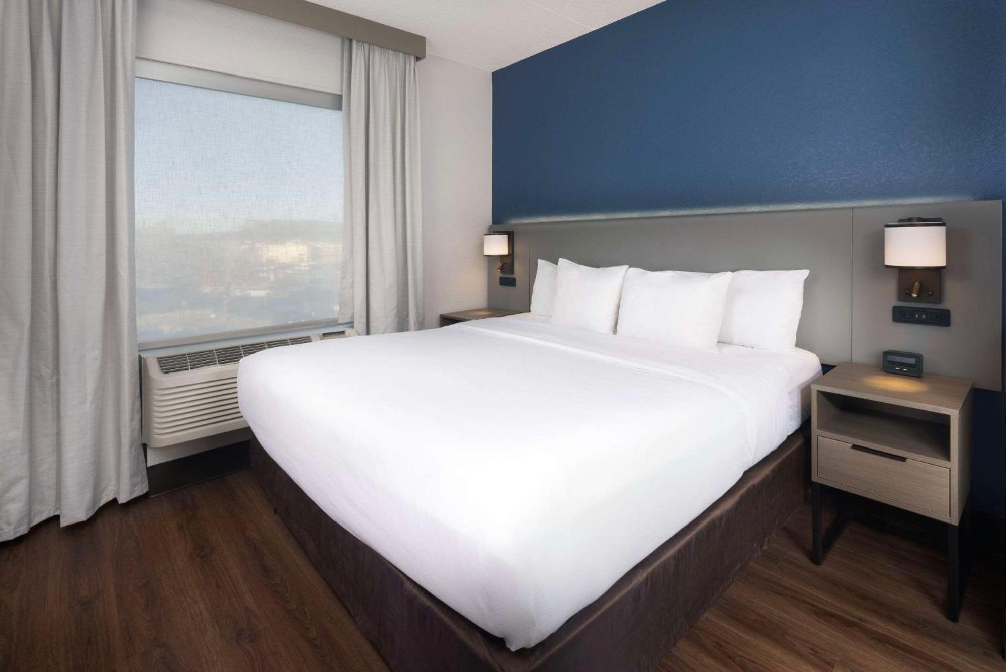 Comfort Suites Outlet Center Asheville Bagian luar foto