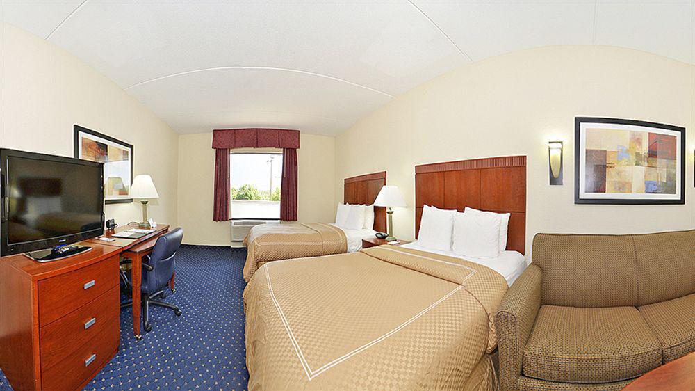 Comfort Suites Outlet Center Asheville Bagian luar foto